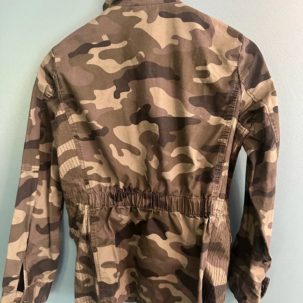 Love Tree Camouflage Jacket women’s size small